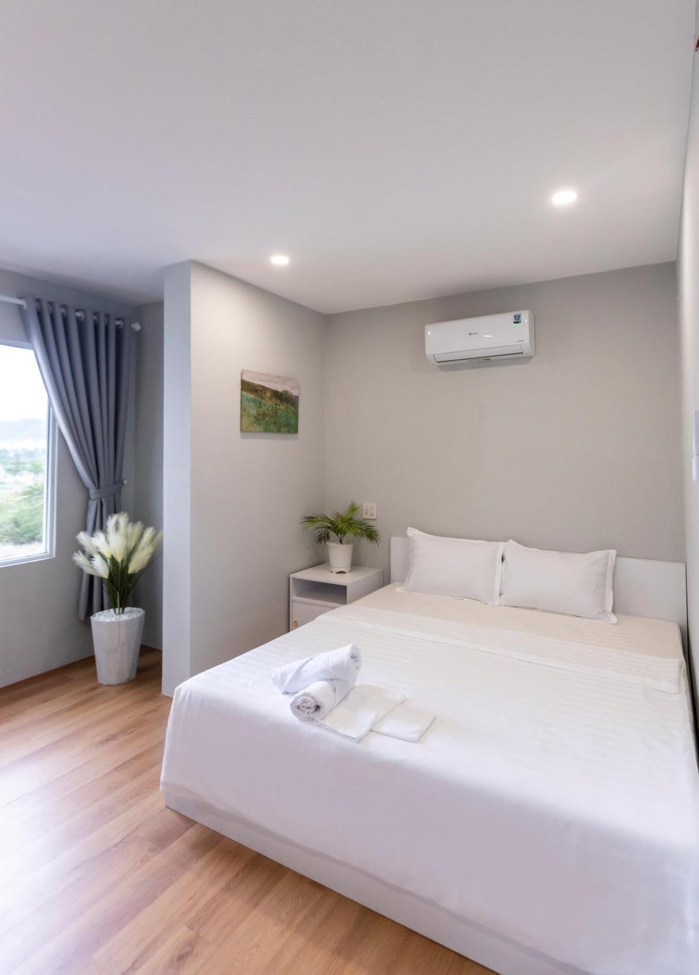 Cosmos Hotel Nha Trang By Ht Buitenkant foto