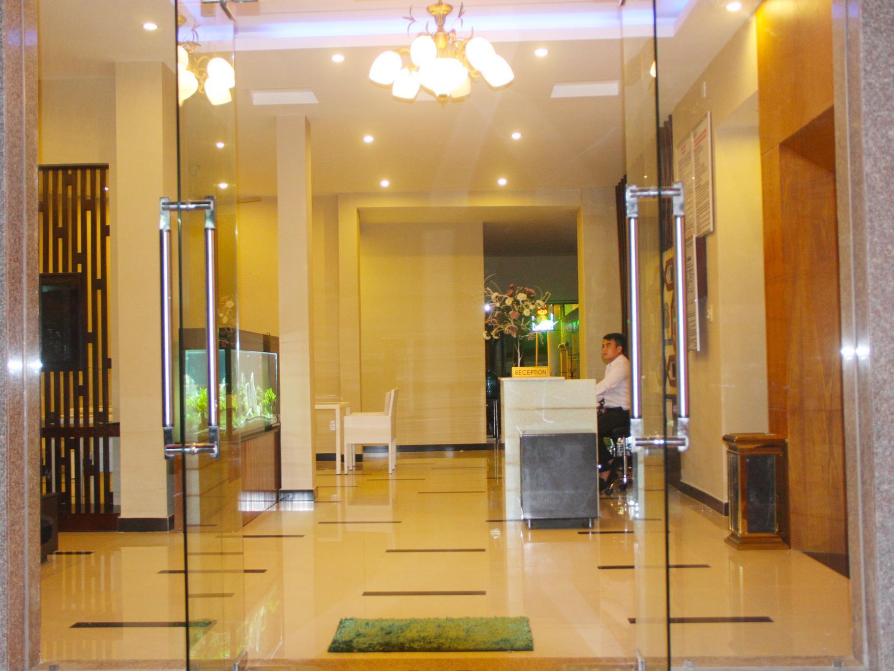 Cosmos Hotel Nha Trang By Ht Buitenkant foto