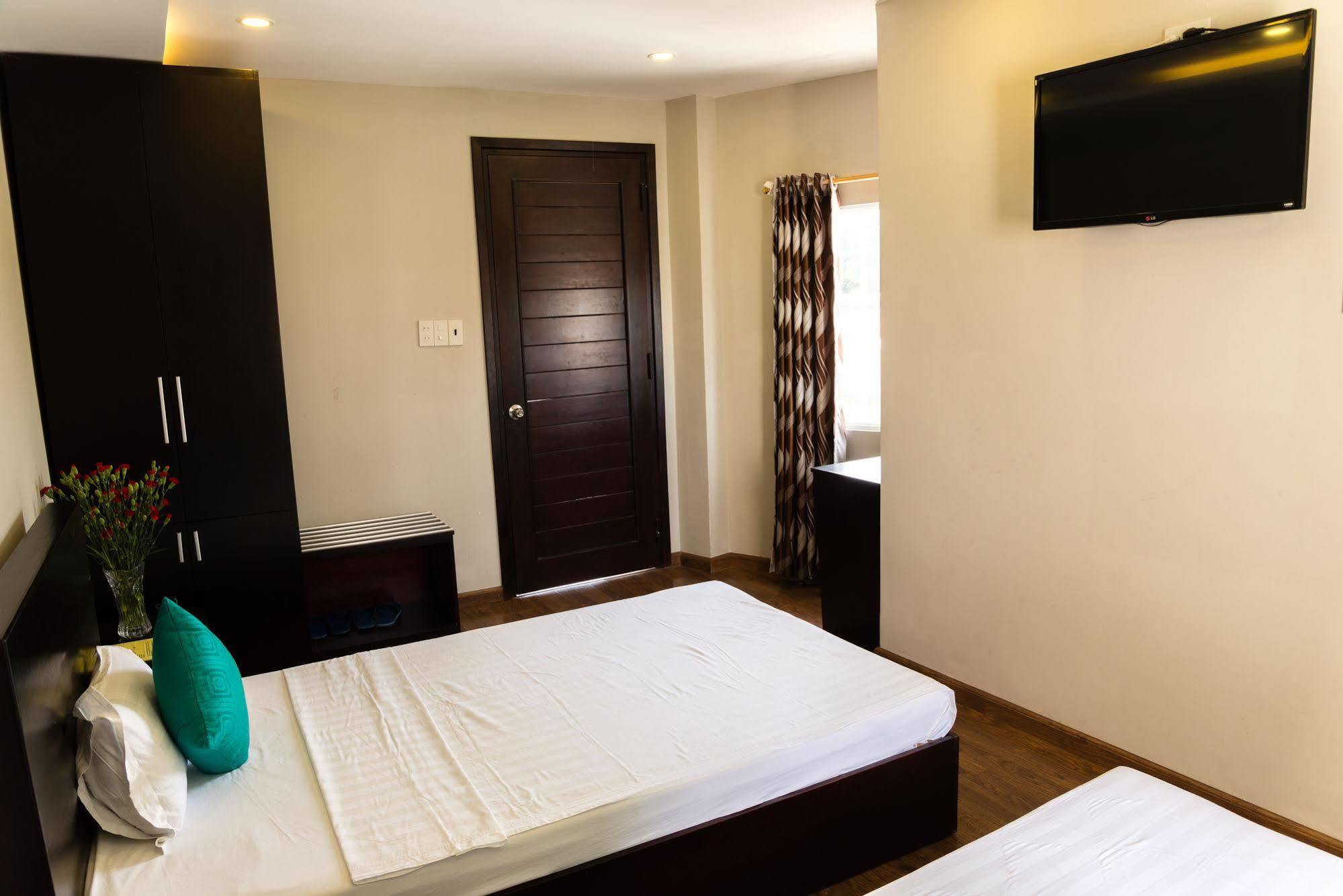 Cosmos Hotel Nha Trang By Ht Buitenkant foto