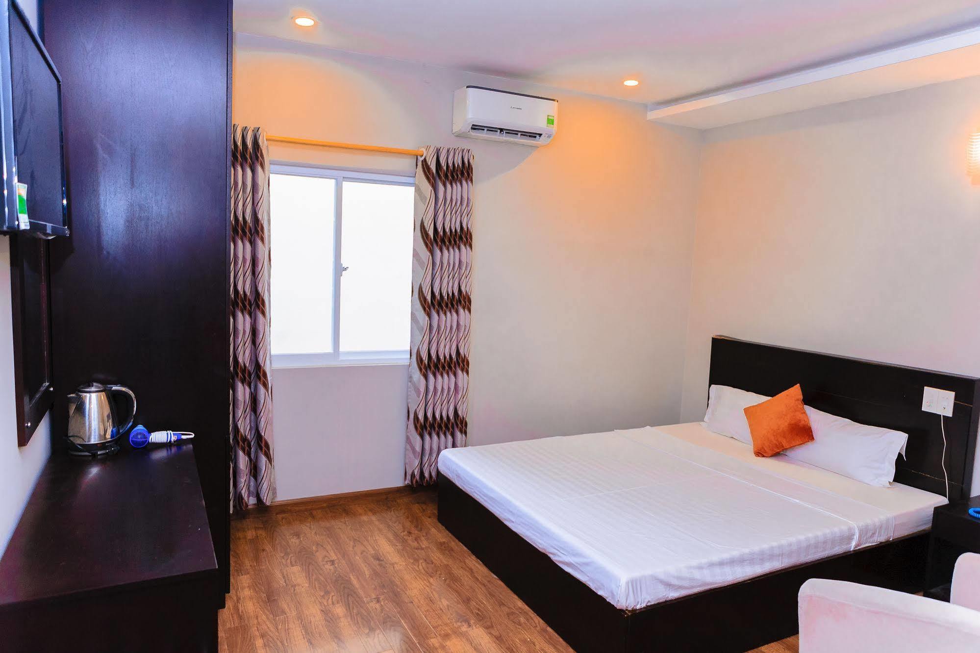 Cosmos Hotel Nha Trang By Ht Buitenkant foto